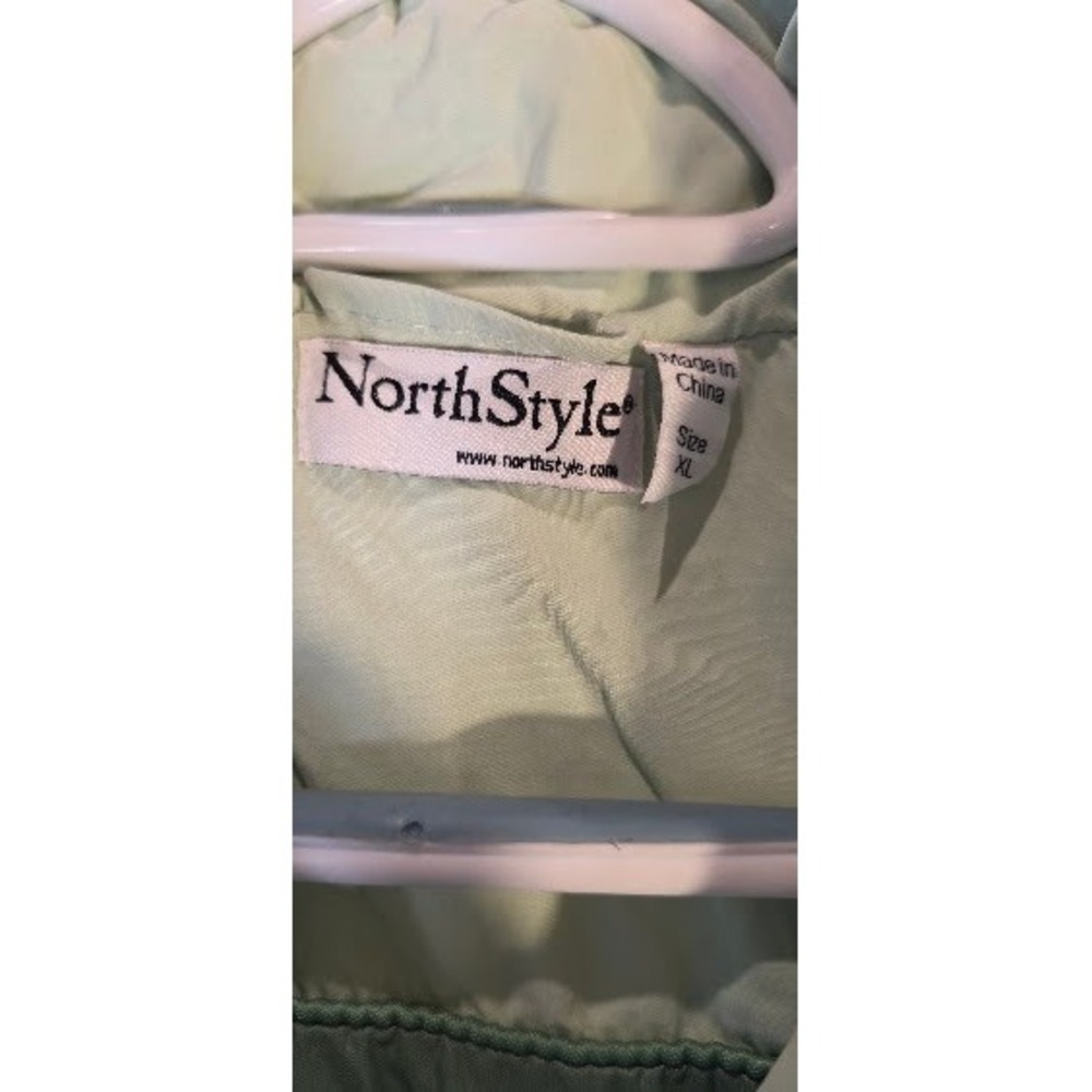 NorthStyle Women XL Sage Green Quilted Vest Full Zip Pockets Sleeveless Jacket - Picture 3 of 7